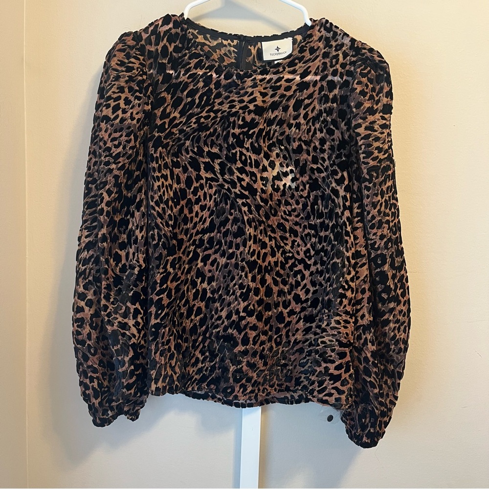 Tuckernuck Leopard Velvet Burnout Carmen Blouse NWT Size M